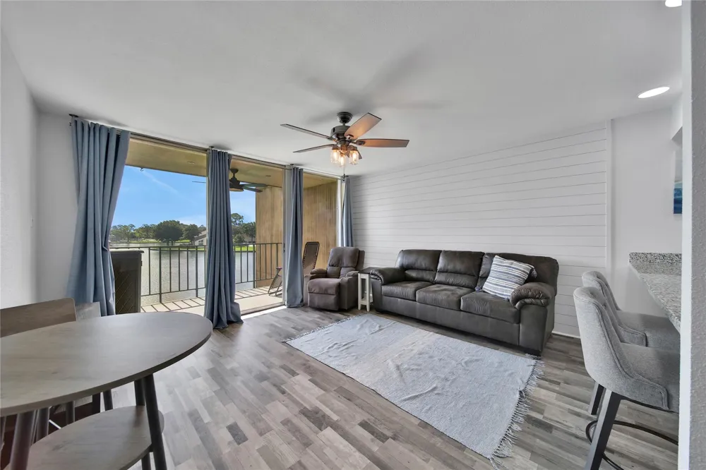 12600 Melville Drive #310A Montgomery, TX 77356