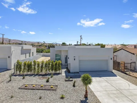 15480 Avenida Rambla