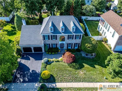 25 Dickinson Road