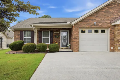 2101 Applebrook Drive