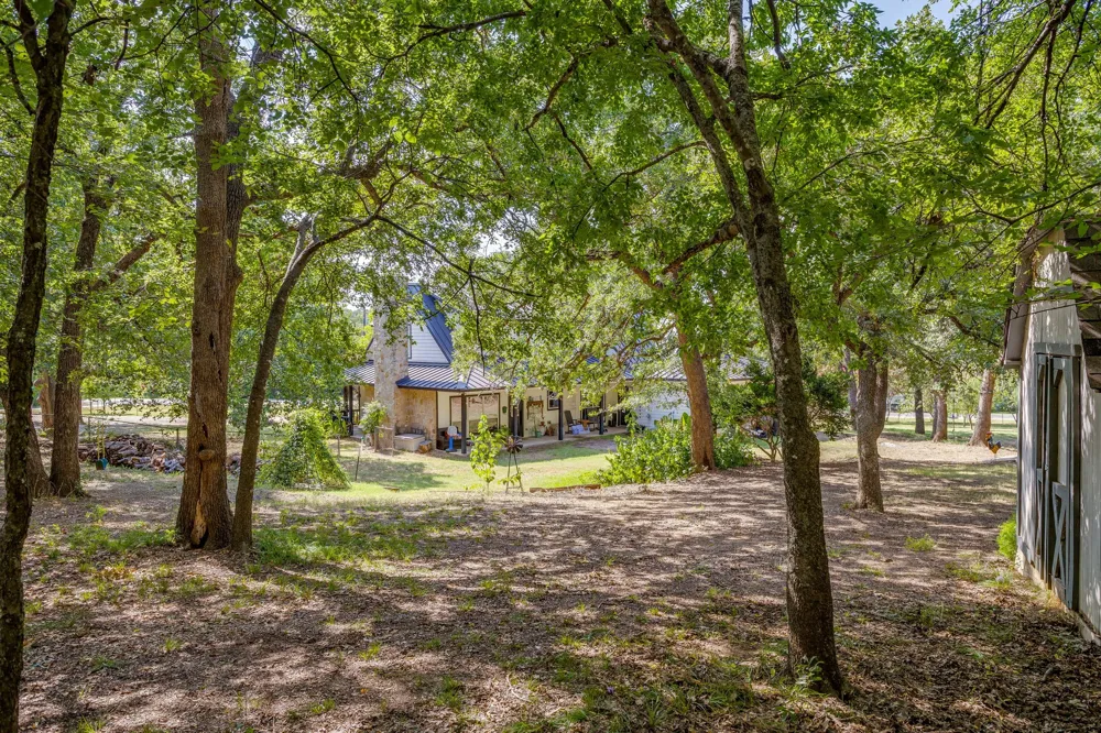 1125 Crazy Horse Trail Burleson, TX 76028