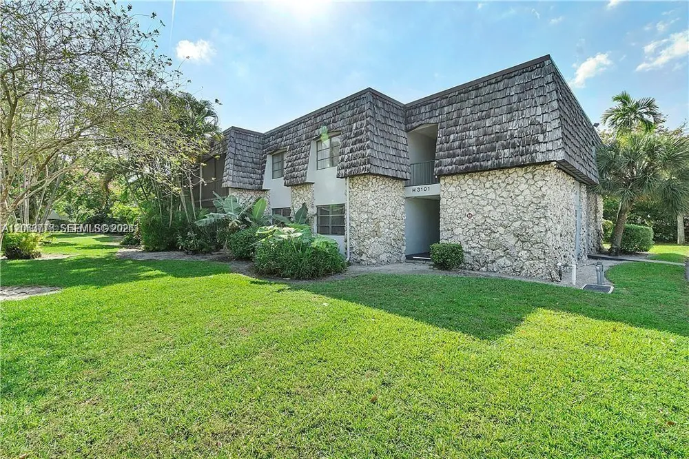 3101 Oakland Shores Dr #H203 Oakland Park, FL 33309