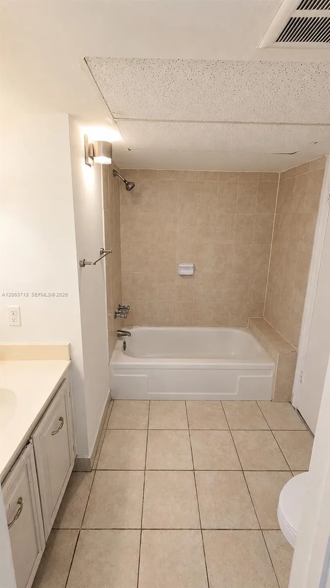 3101 Oakland Shores Dr #H203 Oakland Park, FL 33309