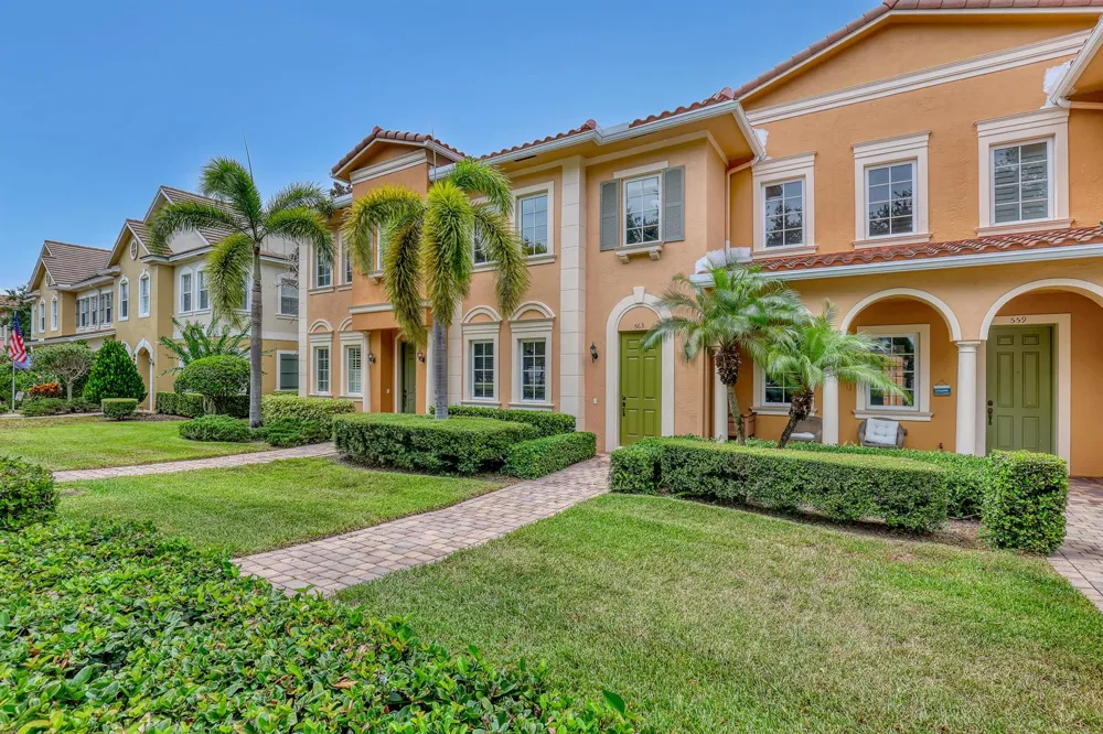 563 DAKOTA DRIVE Jupiter, FL 33458