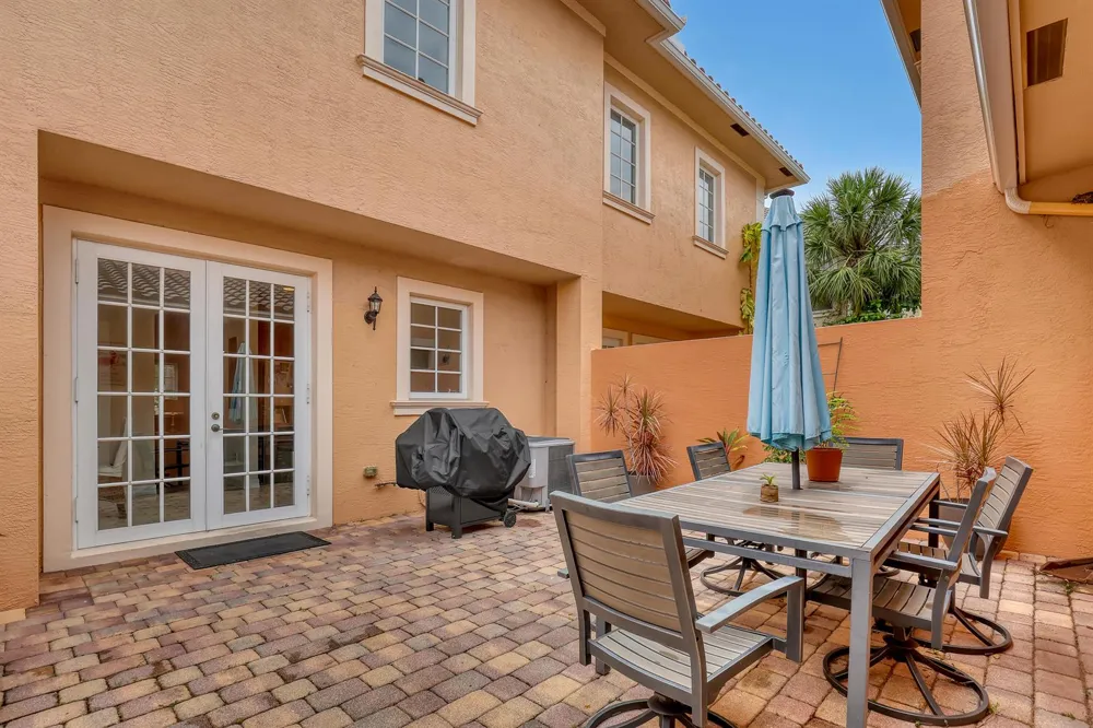 563 DAKOTA DRIVE Jupiter, FL 33458