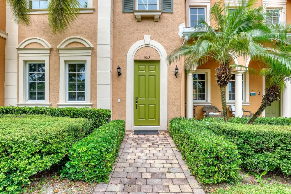 563 DAKOTA DRIVE Jupiter, FL 33458