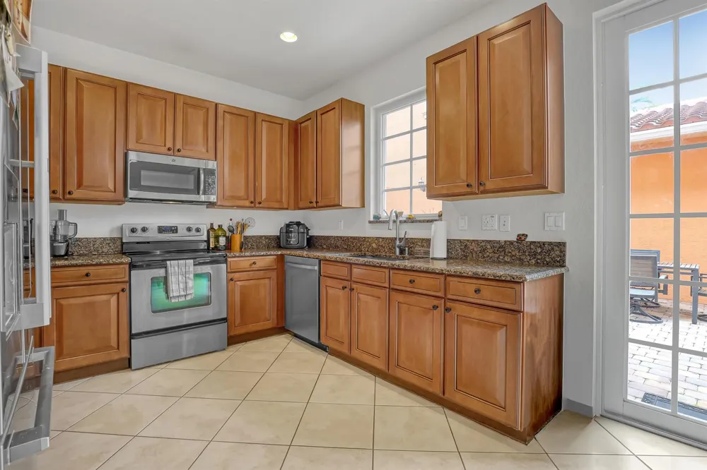 563 DAKOTA DRIVE Jupiter, FL 33458