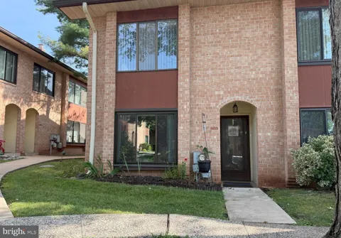 805 STONYBROOK #805