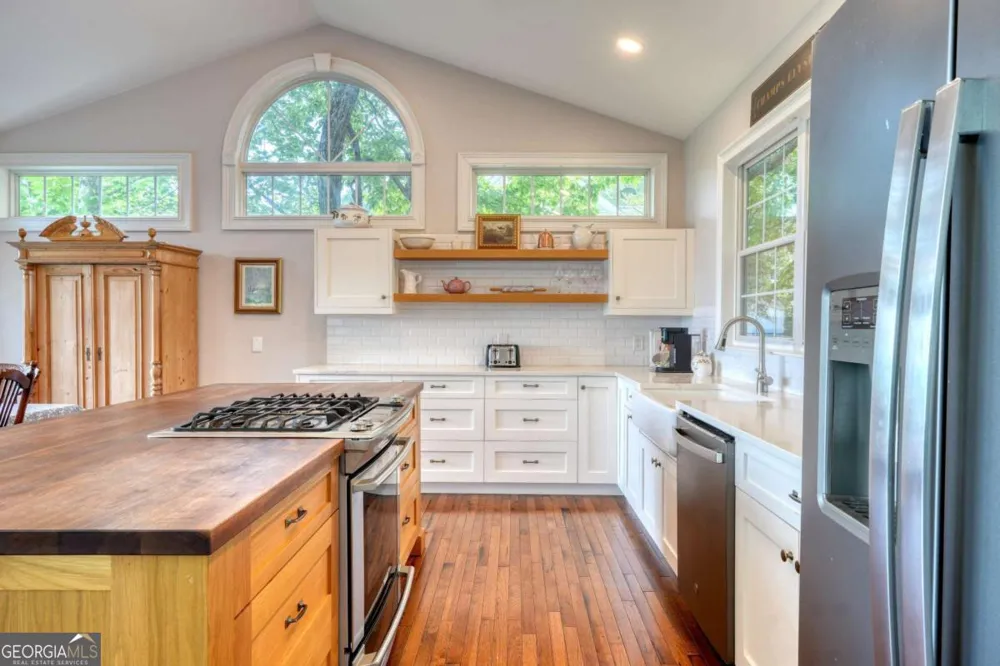 860 Ramey Mountain RD Hiawassee, GA 30546