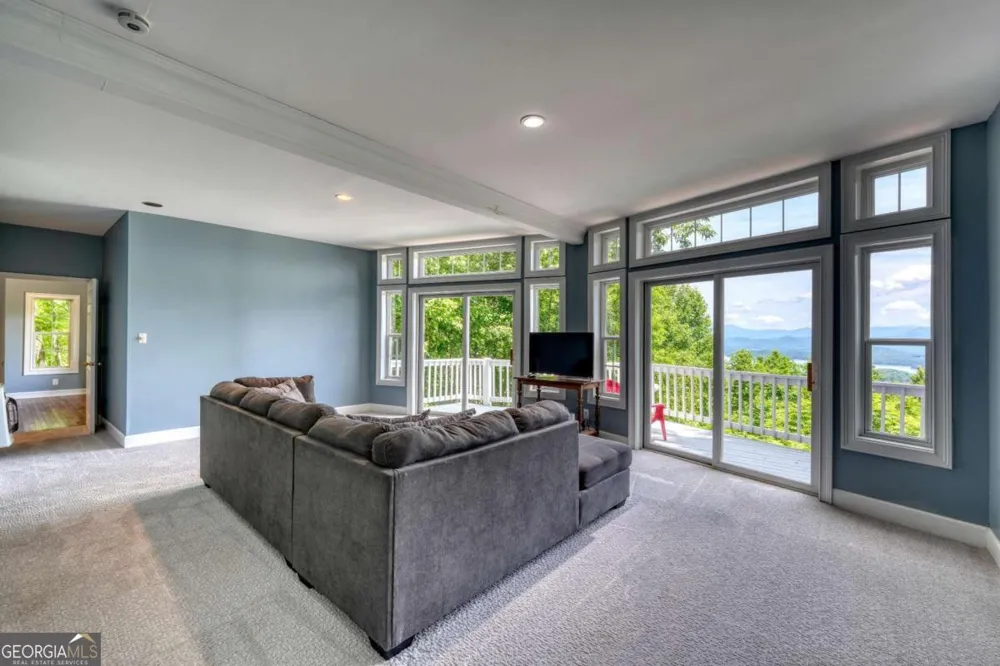 860 Ramey Mountain RD Hiawassee, GA 30546