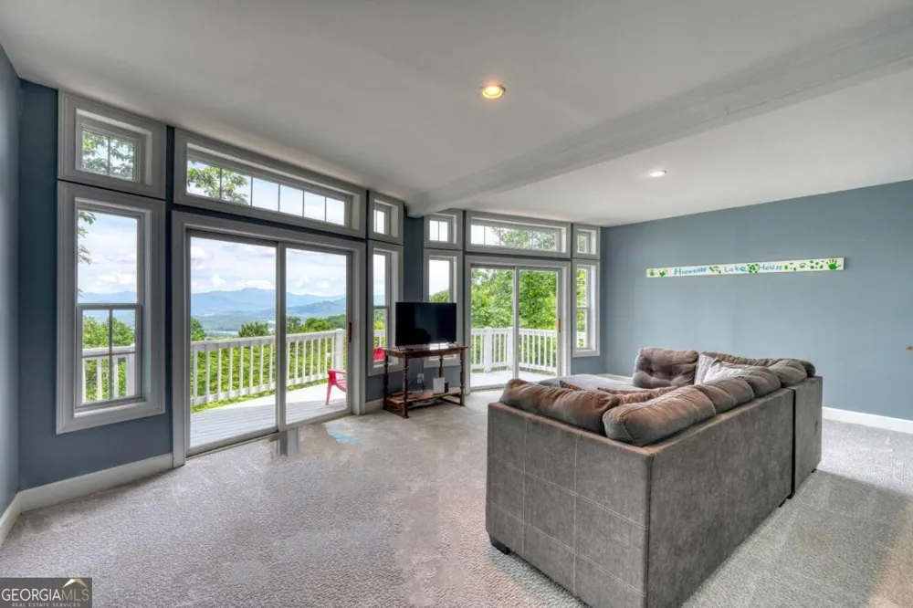 860 Ramey Mountain RD Hiawassee, GA 30546