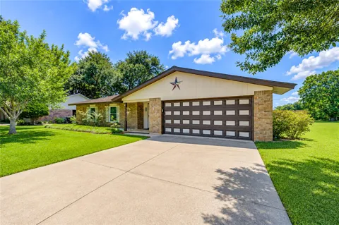 1320 Linwood Drive