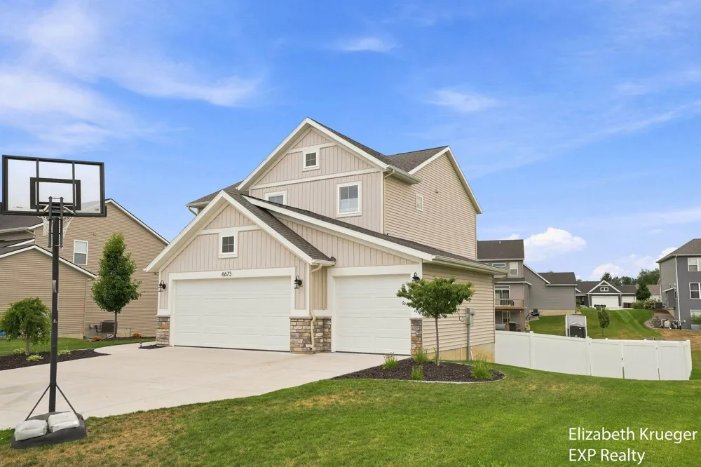 6673 Maria Drive Hudsonville, MI 49426