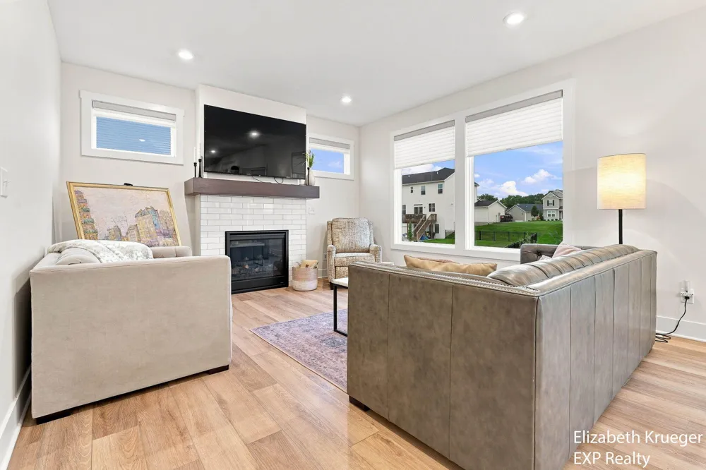 6673 Maria Drive Hudsonville, MI 49426