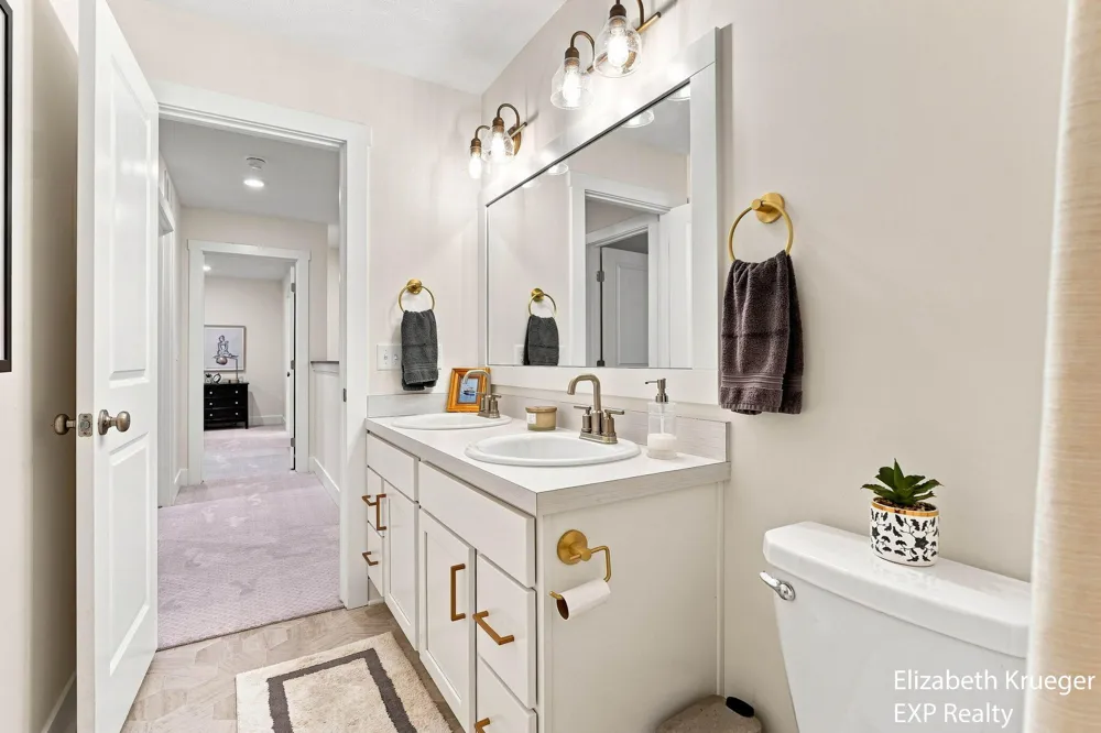 6673 Maria Drive Hudsonville, MI 49426