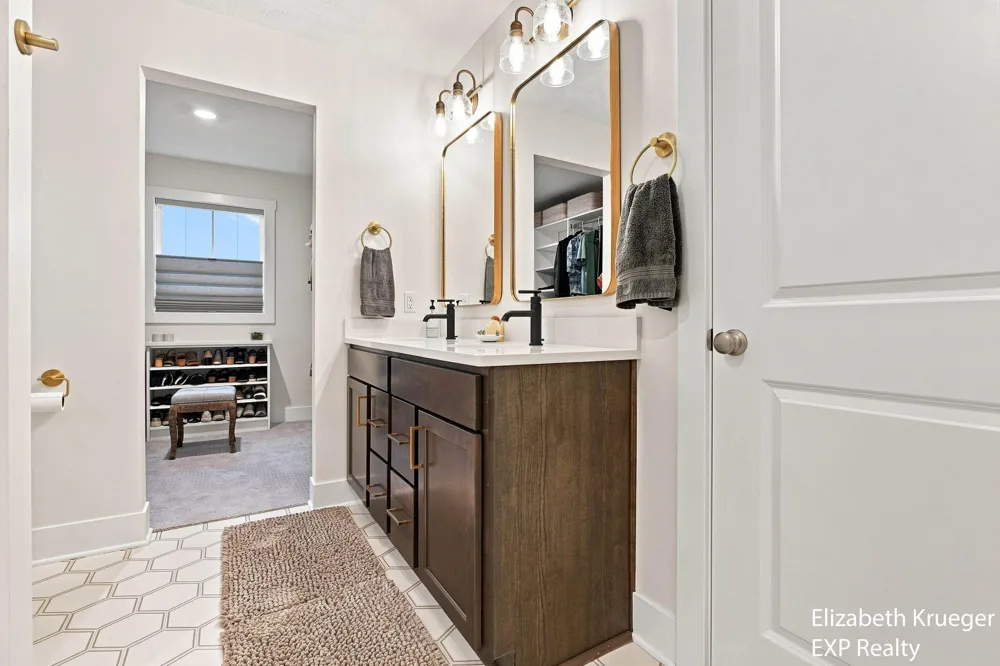 6673 Maria Drive Hudsonville, MI 49426