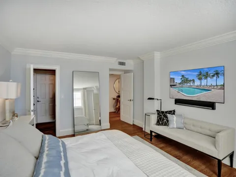 1051 Hillsboro Mile #510e