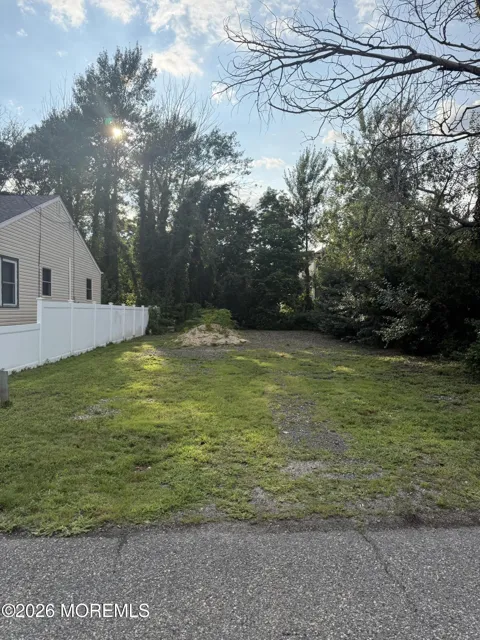 16 Tudor Avenue