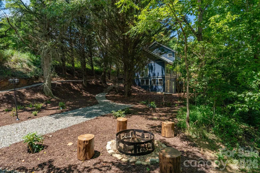 366 Cabin Hollow Drive Marshall, NC 28753