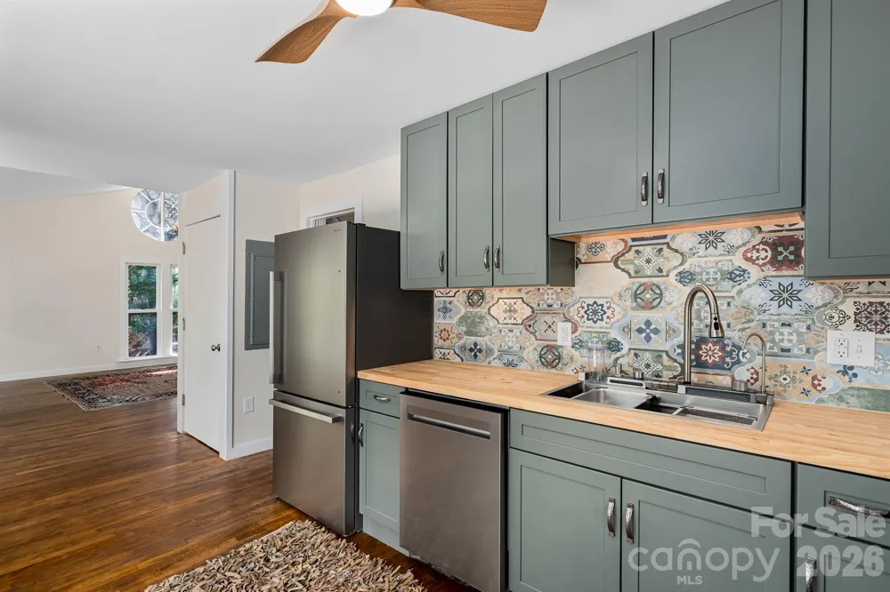 366 Cabin Hollow Drive Marshall, NC 28753