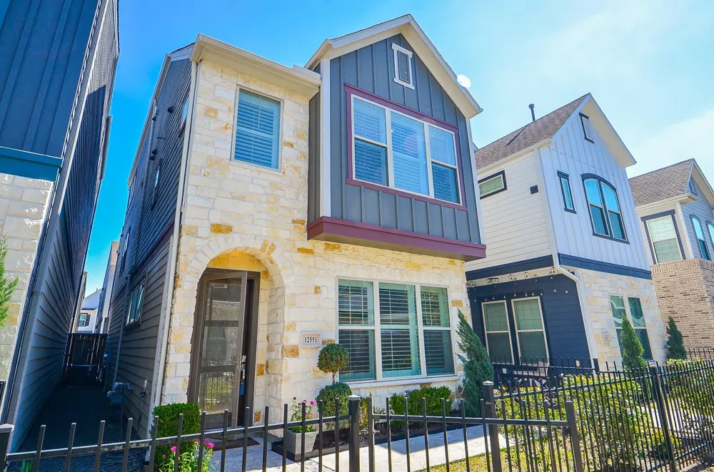 12551 Malachite Way Houston, TX 77077