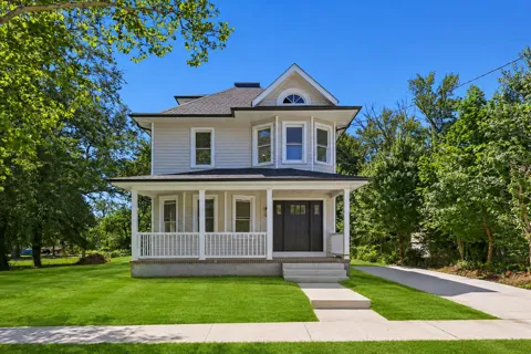 302 W WASHINGTON AVENUE