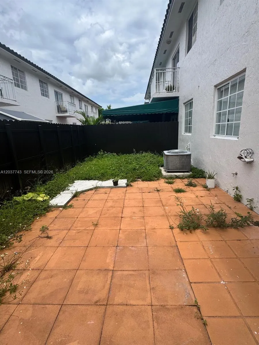 7502 NW 175th St #7502 Hialeah, FL 33015