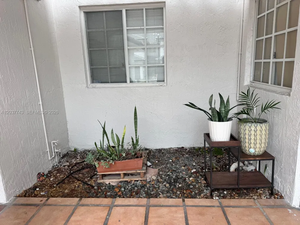 7502 NW 175th St #7502 Hialeah, FL 33015