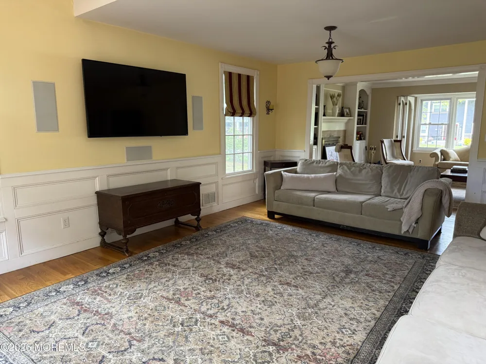 14 Silverbrook Place Lincroft, NJ 07738