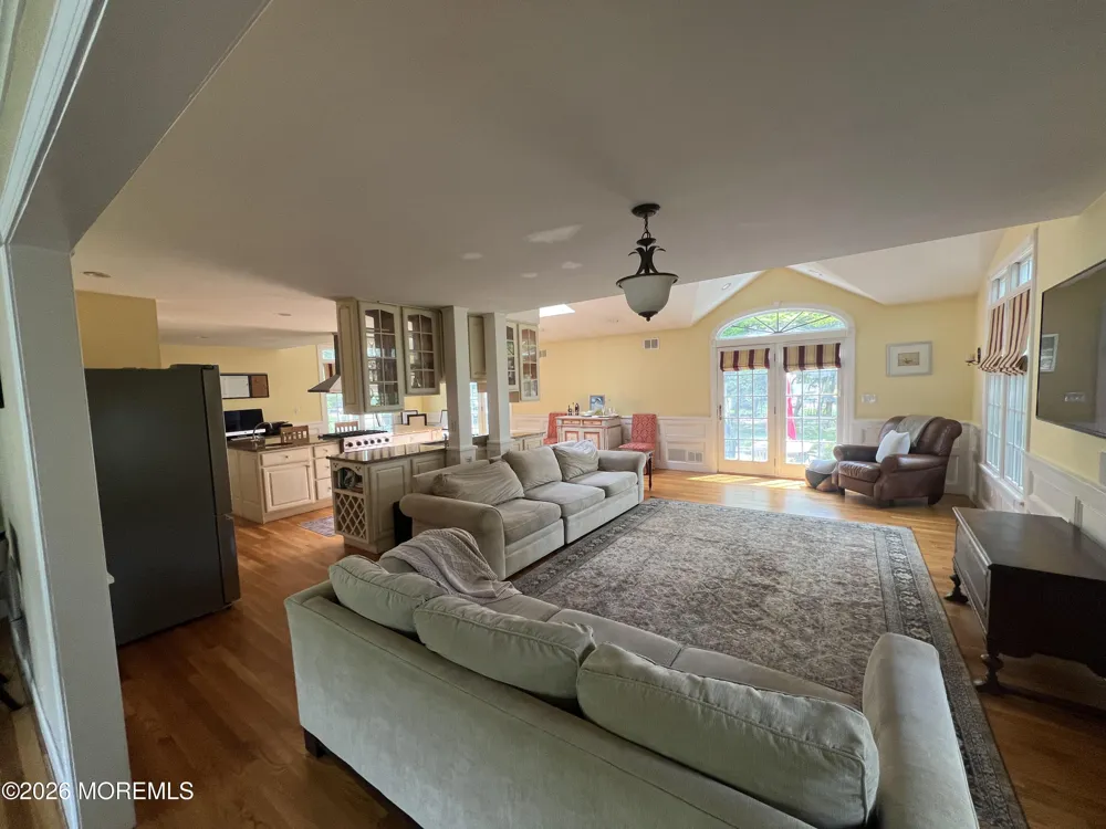 14 Silverbrook Place Lincroft, NJ 07738