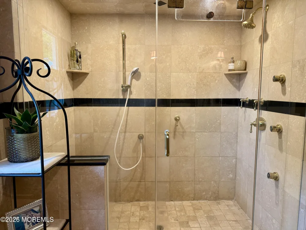 14 Silverbrook Place Lincroft, NJ 07738