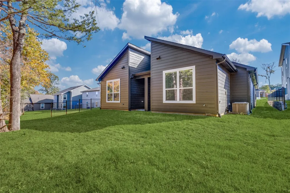 1025 Ray Drive Denison, TX 75020