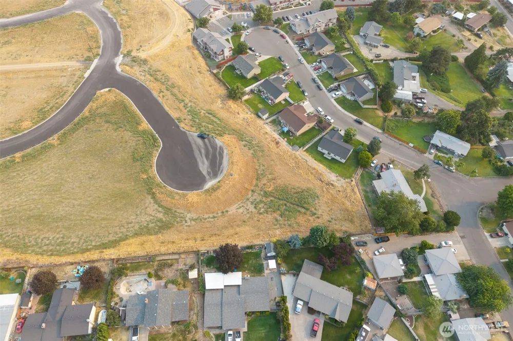 606 Ruby Avenue Grandview, WA 98930