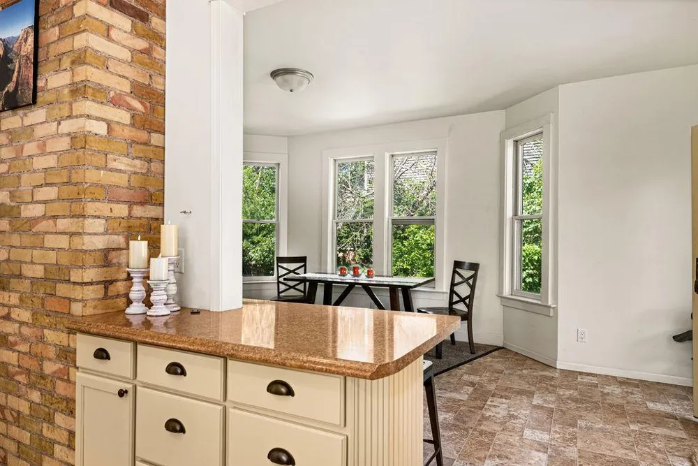 410 E 7th Street Duluth, MN 55805