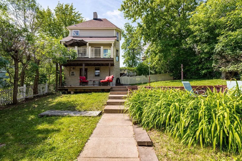 410 E 7th Street Duluth, MN 55805