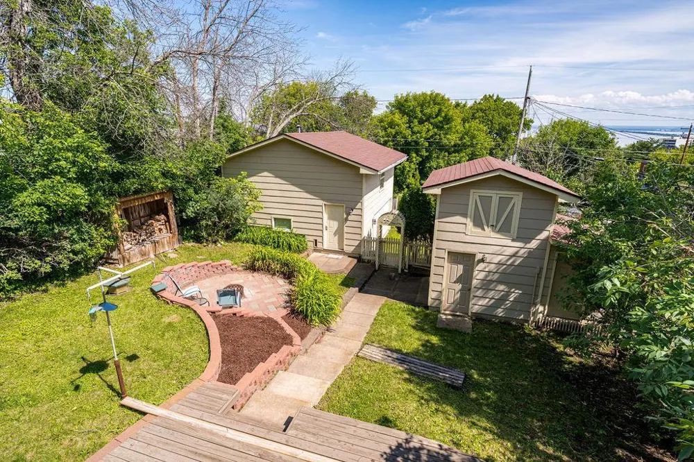 410 E 7th Street Duluth, MN 55805