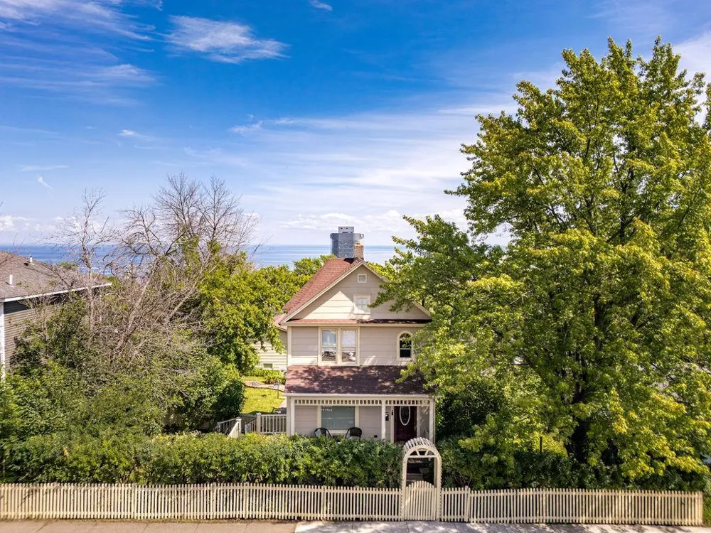 410 E 7th Street Duluth, MN 55805