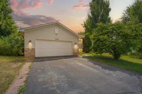 2505 Country View Drive