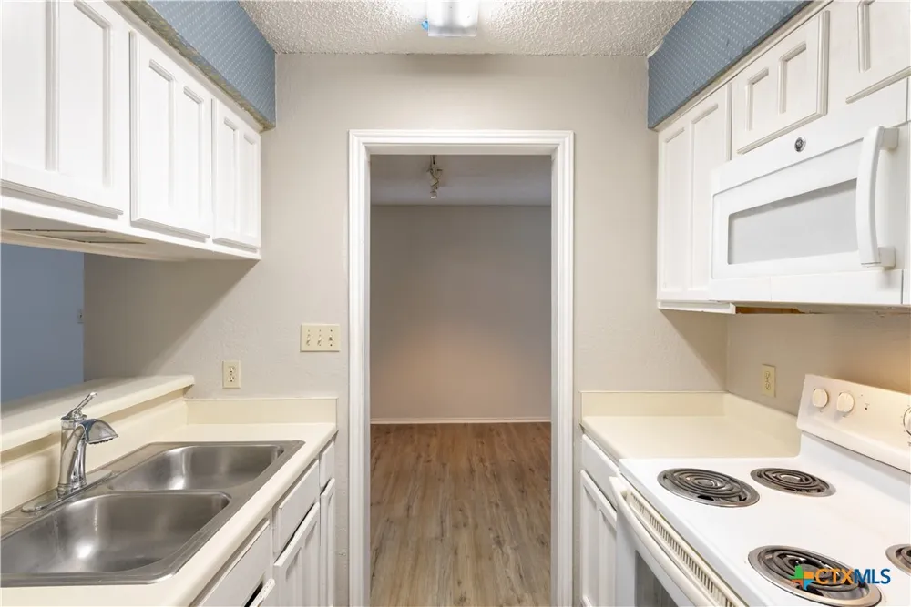 1202 Thorpe Lane #216 San Marcos, TX 78666