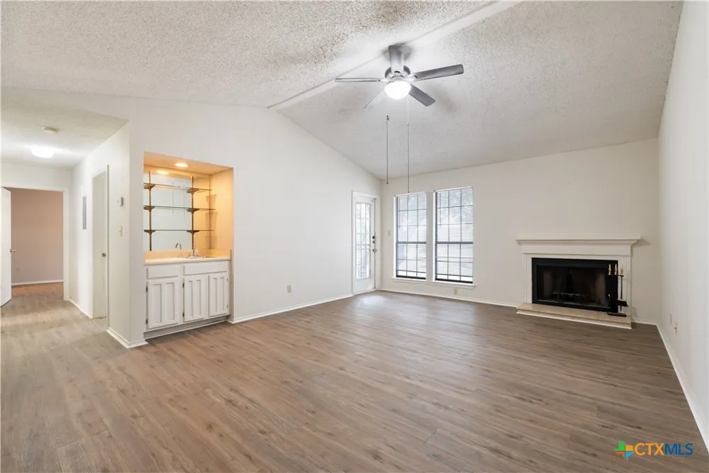 1202 Thorpe Lane #216 San Marcos, TX 78666
