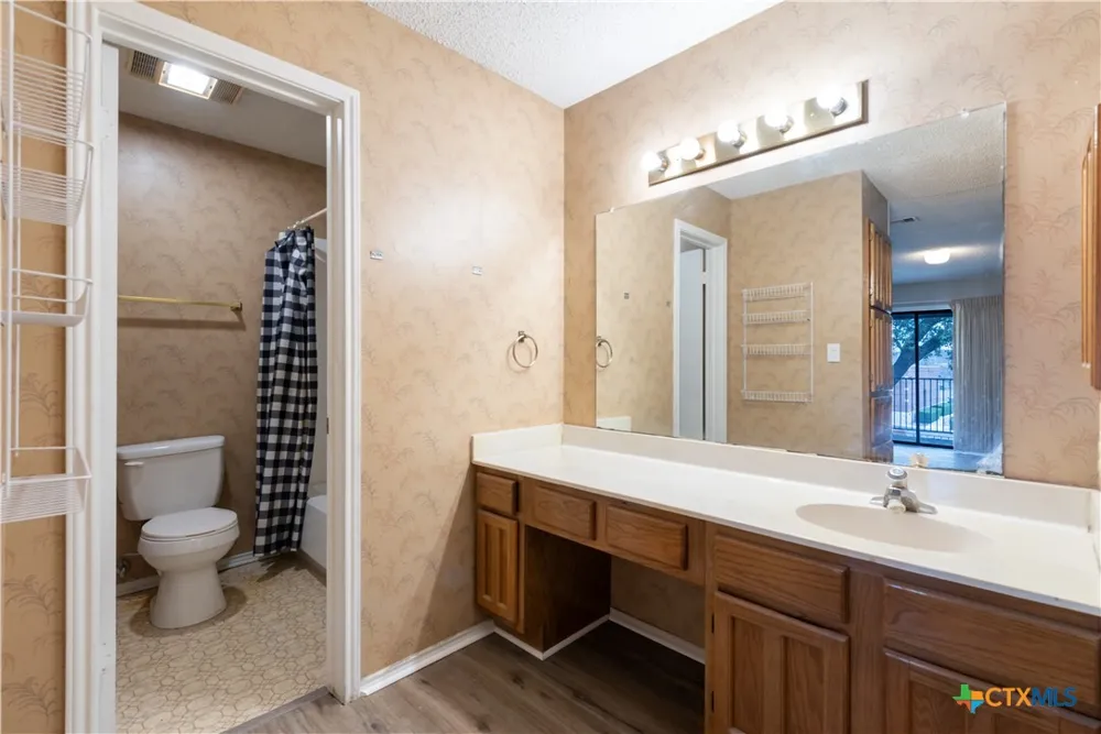1202 Thorpe Lane #216 San Marcos, TX 78666