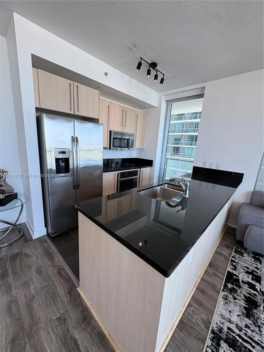 1111 SW 1st Ave #3014-N Miami, FL 33130
