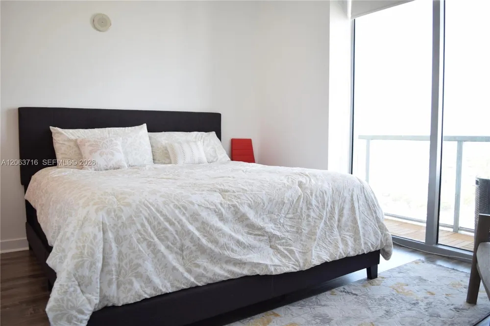 1111 SW 1st Ave #3014-N Miami, FL 33130