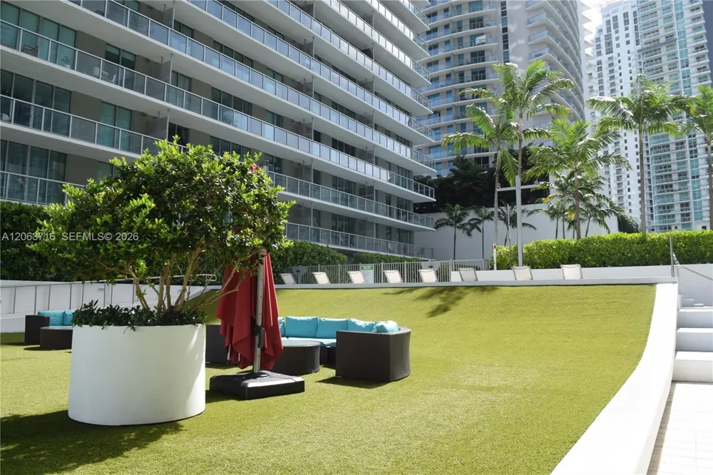 1111 SW 1st Ave #3014-N Miami, FL 33130