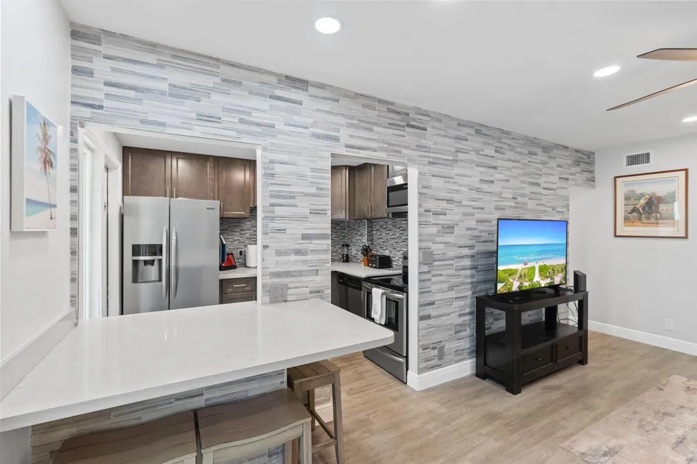 1967 S Ocean Boulevard #107 Lauderdale By The Sea, FL 33062
