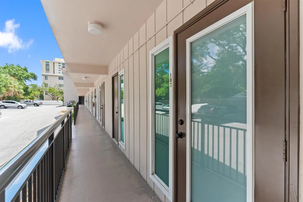 1967 S Ocean Boulevard #107 Lauderdale By The Sea, FL 33062