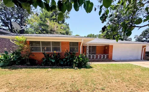 1336 Crestview Drive