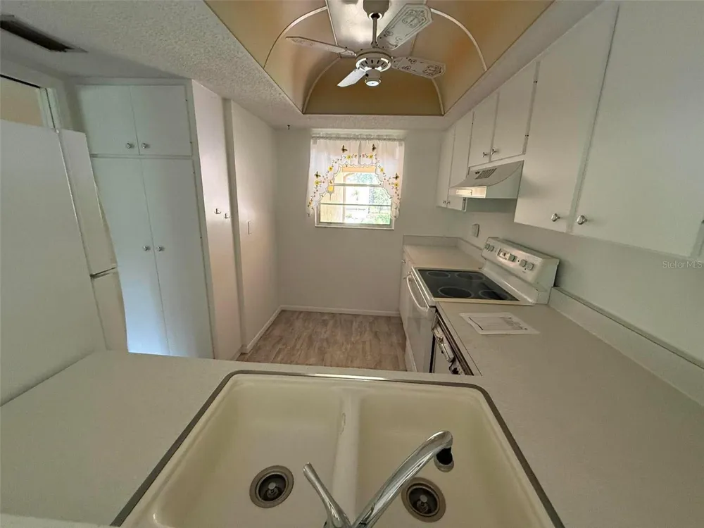 2536 CLUBHOUSE CIRCLE #202 Sarasota, FL 34232