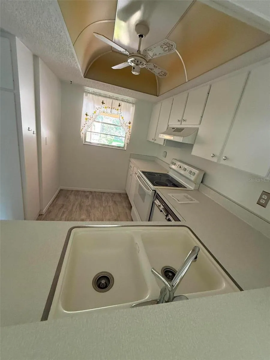 2536 CLUBHOUSE CIRCLE #202 Sarasota, FL 34232