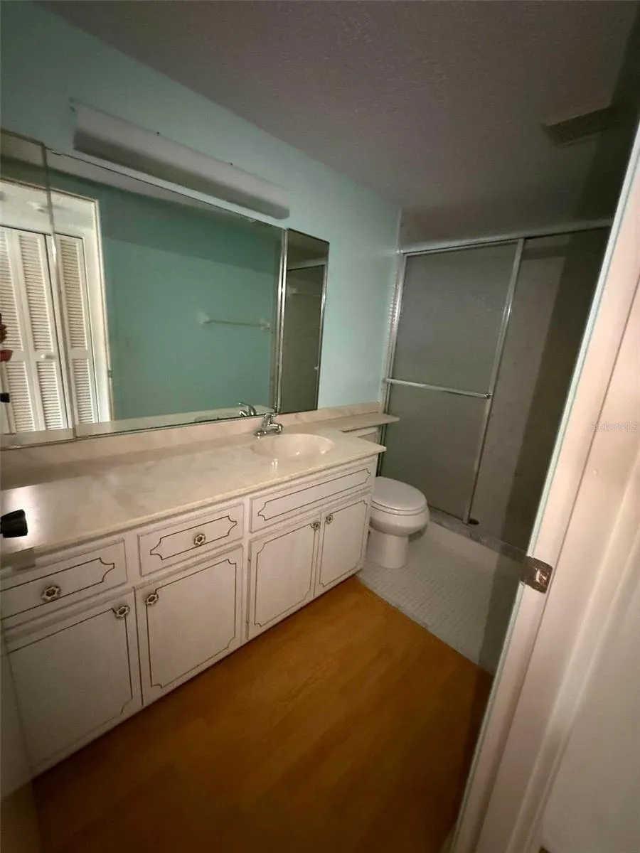 2536 CLUBHOUSE CIRCLE #202 Sarasota, FL 34232